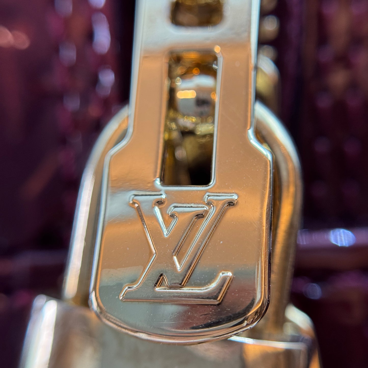 Monogram Vernis Alma GM