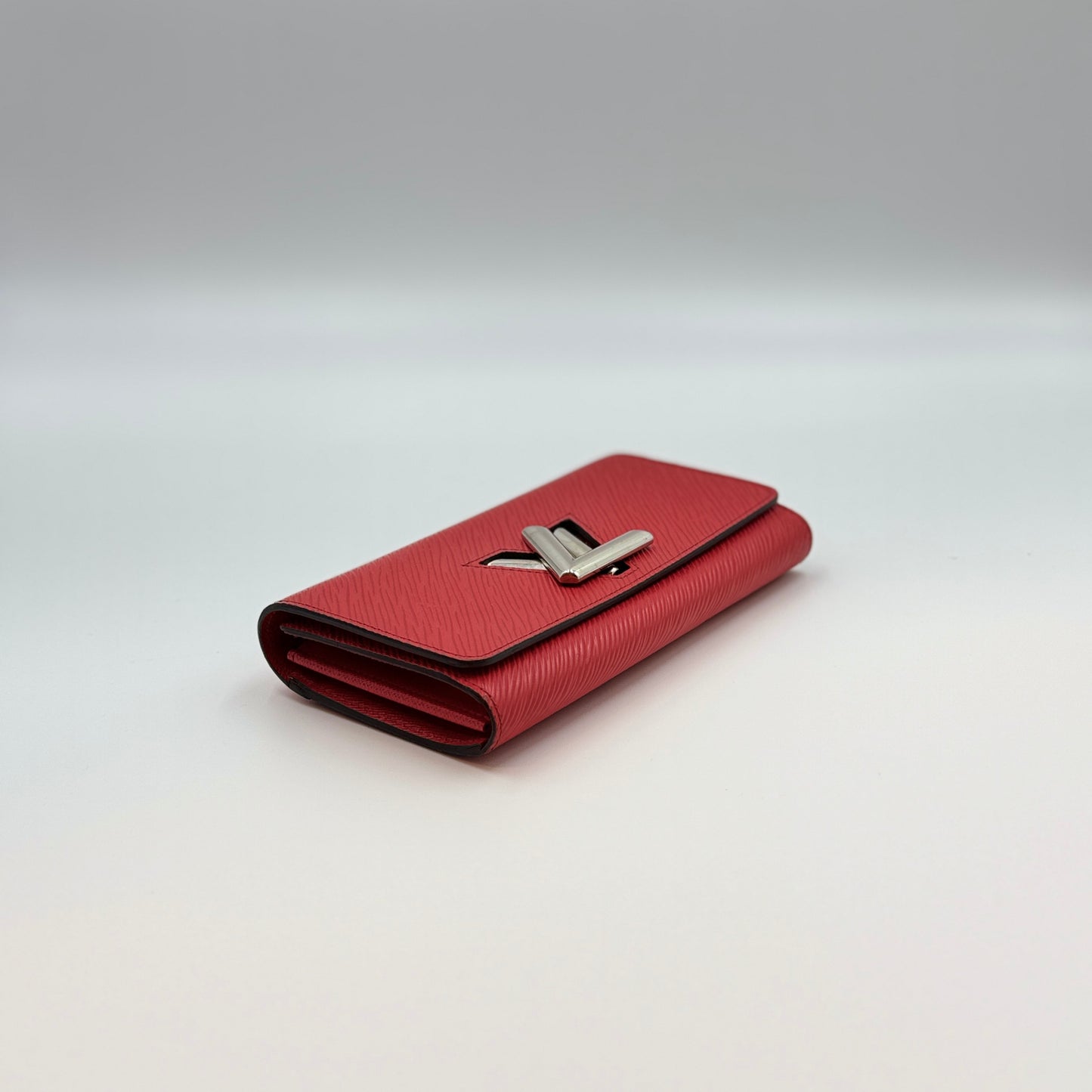 Coquelicot Epi Leather Twist Walle