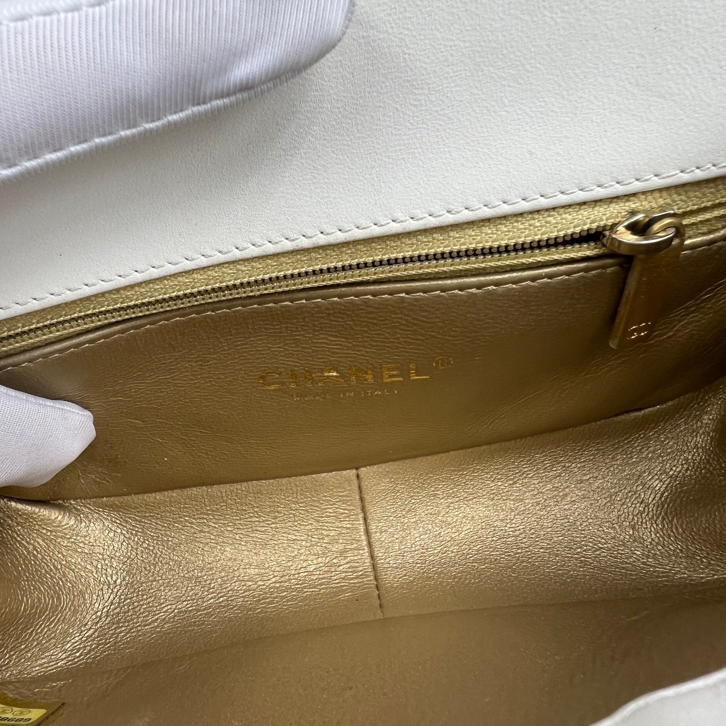 Chanel Timeless/classique leather crossbody bag
