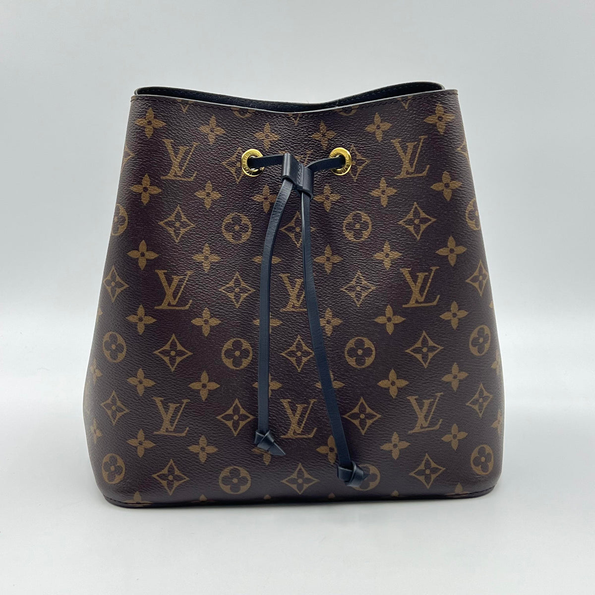 Louis Vuitton NéoNoé MM Monogram Canvas Bucket Bag — view 1 of 2 NéoNoé MM Monogram Canvas Bucket Bag, view 1 of 2