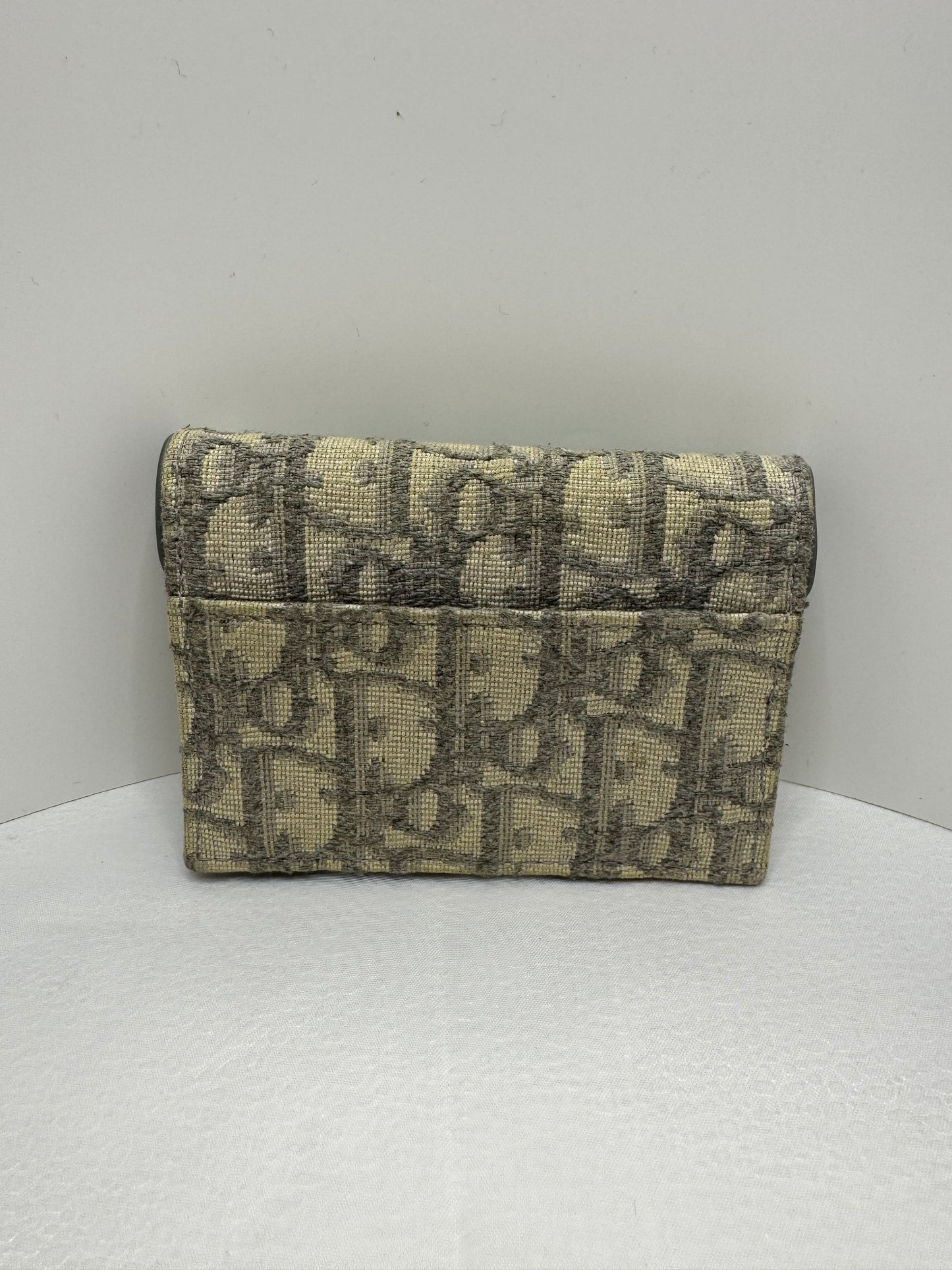 Oblique Saddle Card Holder Grey