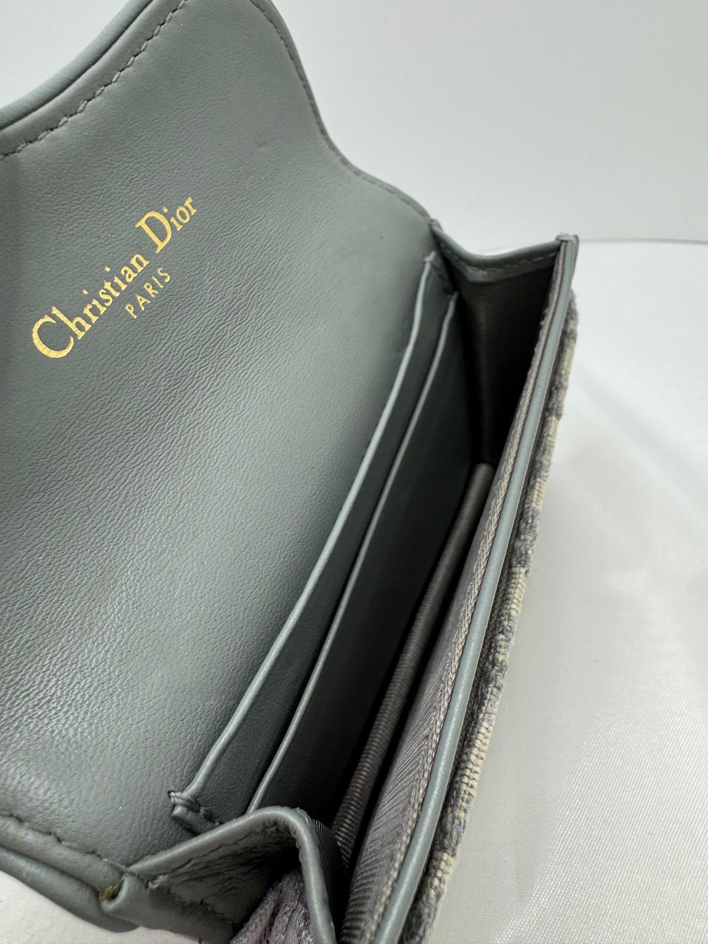 Oblique Saddle Card Holder Grey