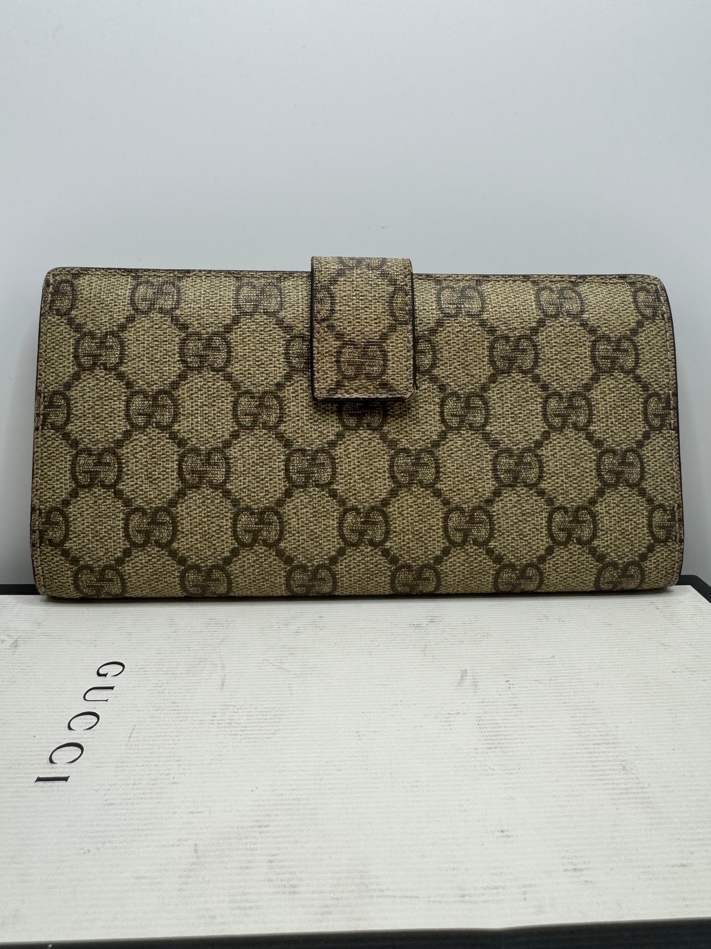 GG Supreme Monogram Interlocking Continental Flap Wallet Grenn Interior