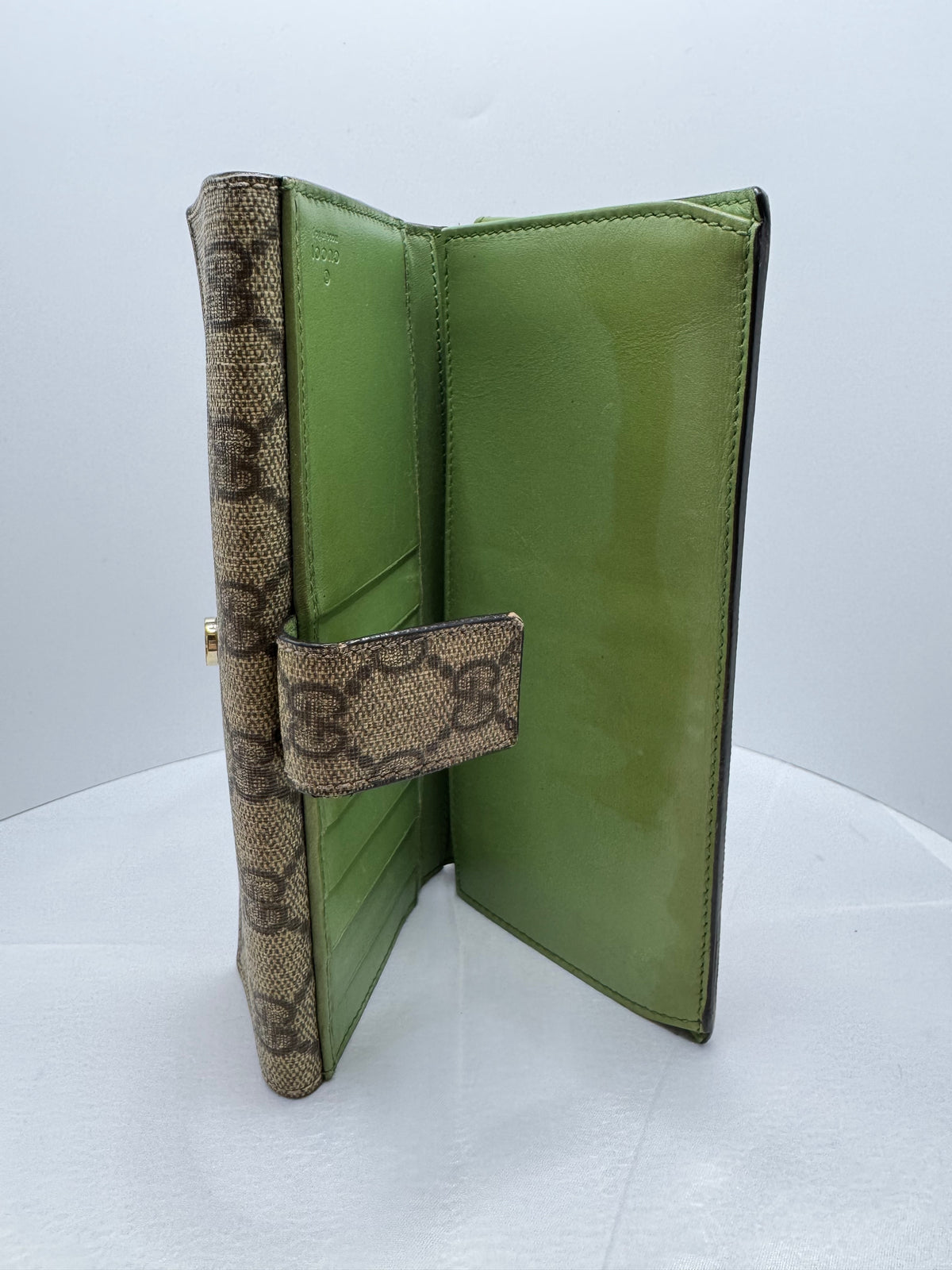 Pre-owned Gucci GG Supreme Canvas Continental Wallet — view 4 of 7 Pre-owned Gucci GG Supreme Canvas Continental Wallet, view 4 of 7