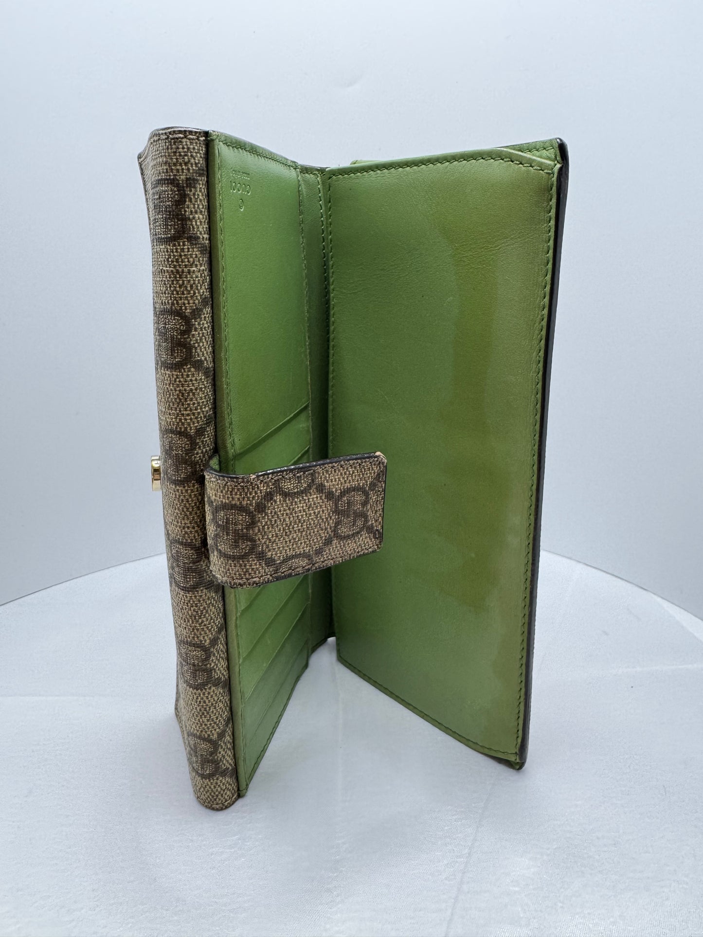 GG Supreme Monogram Interlocking Continental Flap Wallet Grenn Interior