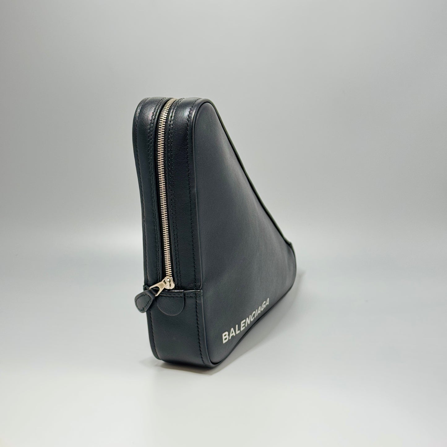 Triangle M Pouch