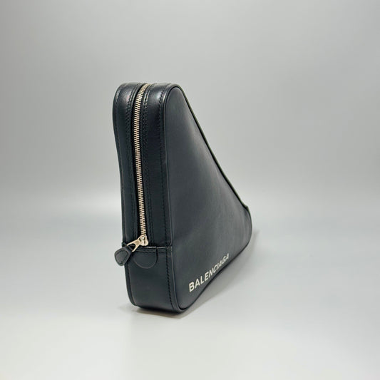 Triangle M Pouch