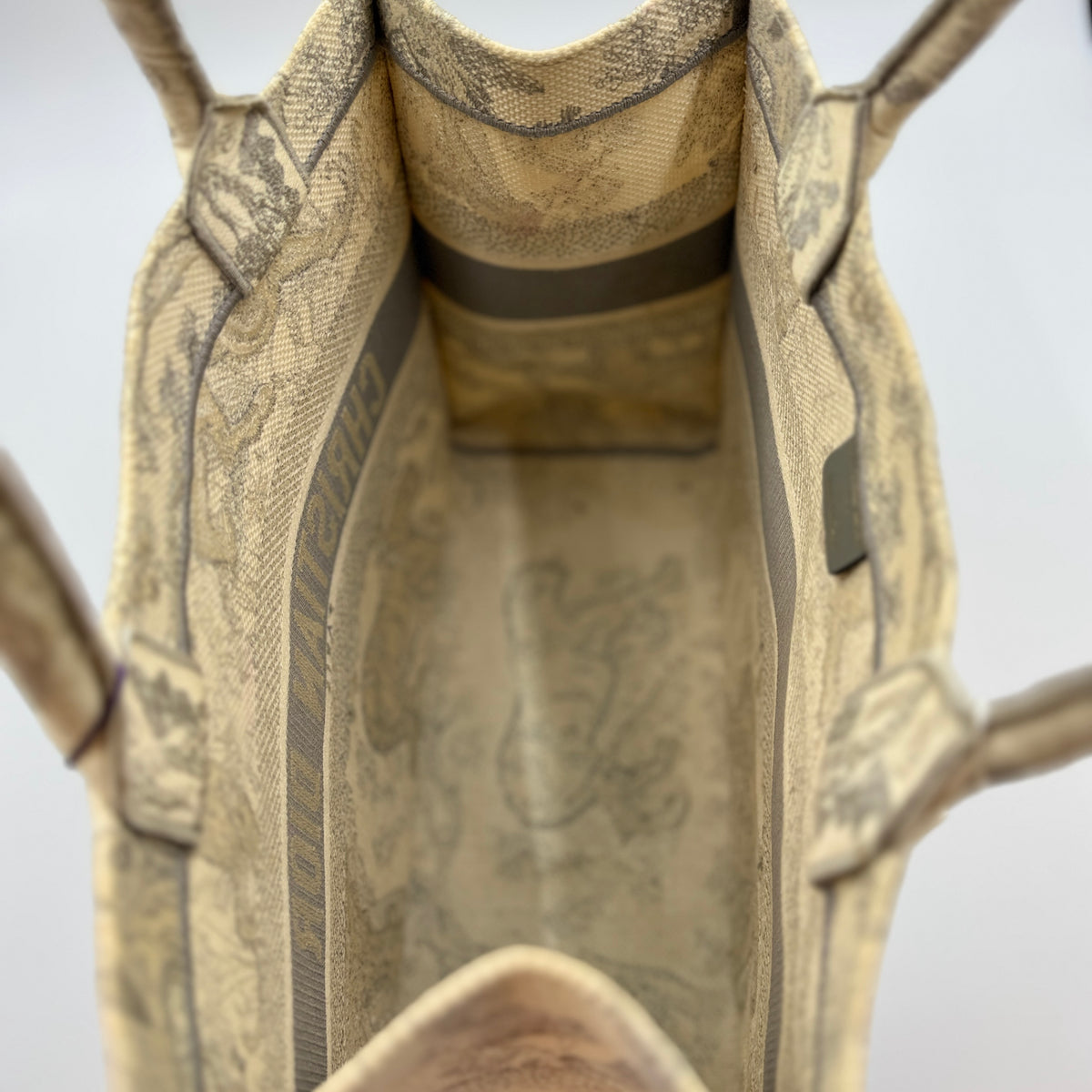 Canvas Medium Dior Book Tote Ecru and Gray Toile de Jouy Embroidery — view 4 of 9 Canvas Medium Dior Book Tote Ecru and Gray Toile de Jouy Embroidery, view 4 of 9