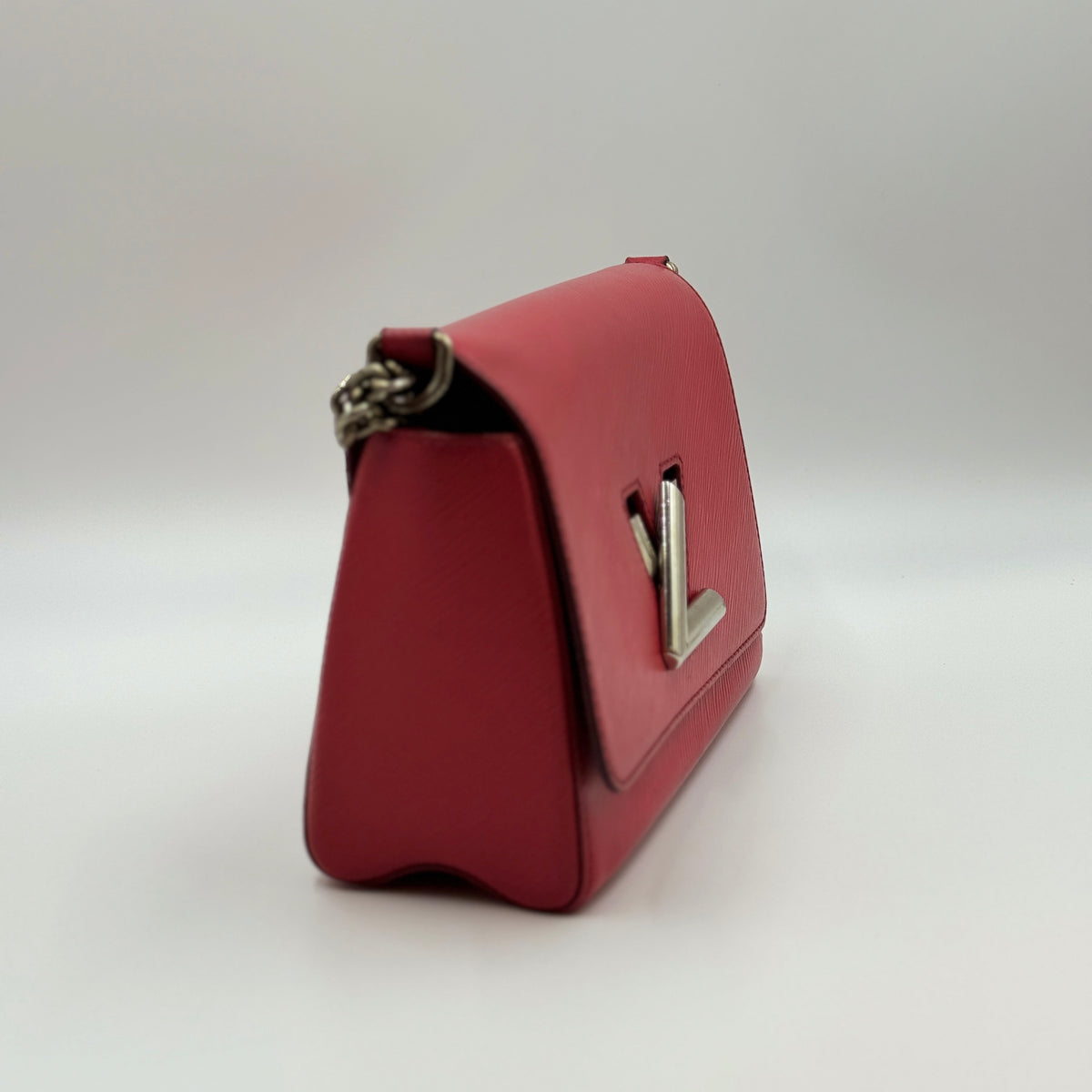 Louis Vuitton Epi Twist MM — view 3 of 8 Epi Twist MM, view 3 of 8