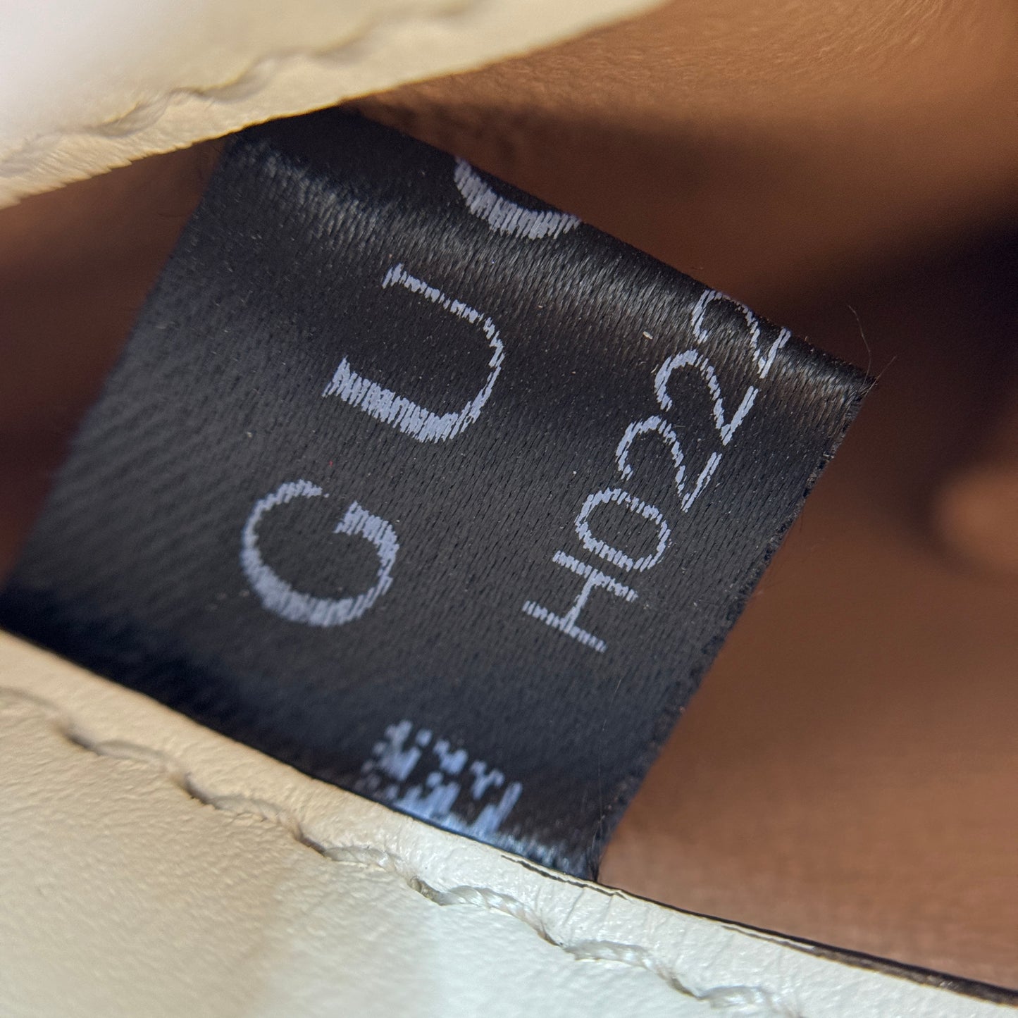 Gucci Broadway Pearly Bee  Shoulder Bag (White)