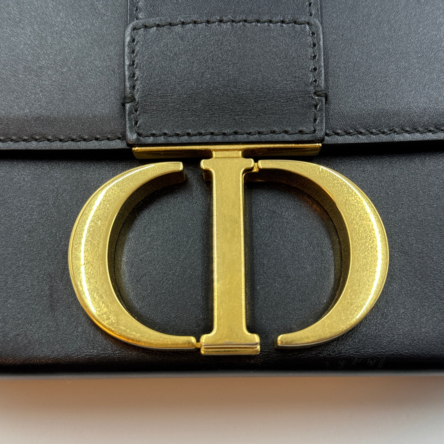 Box Calfskin 30 Montaigne Box Bag Black