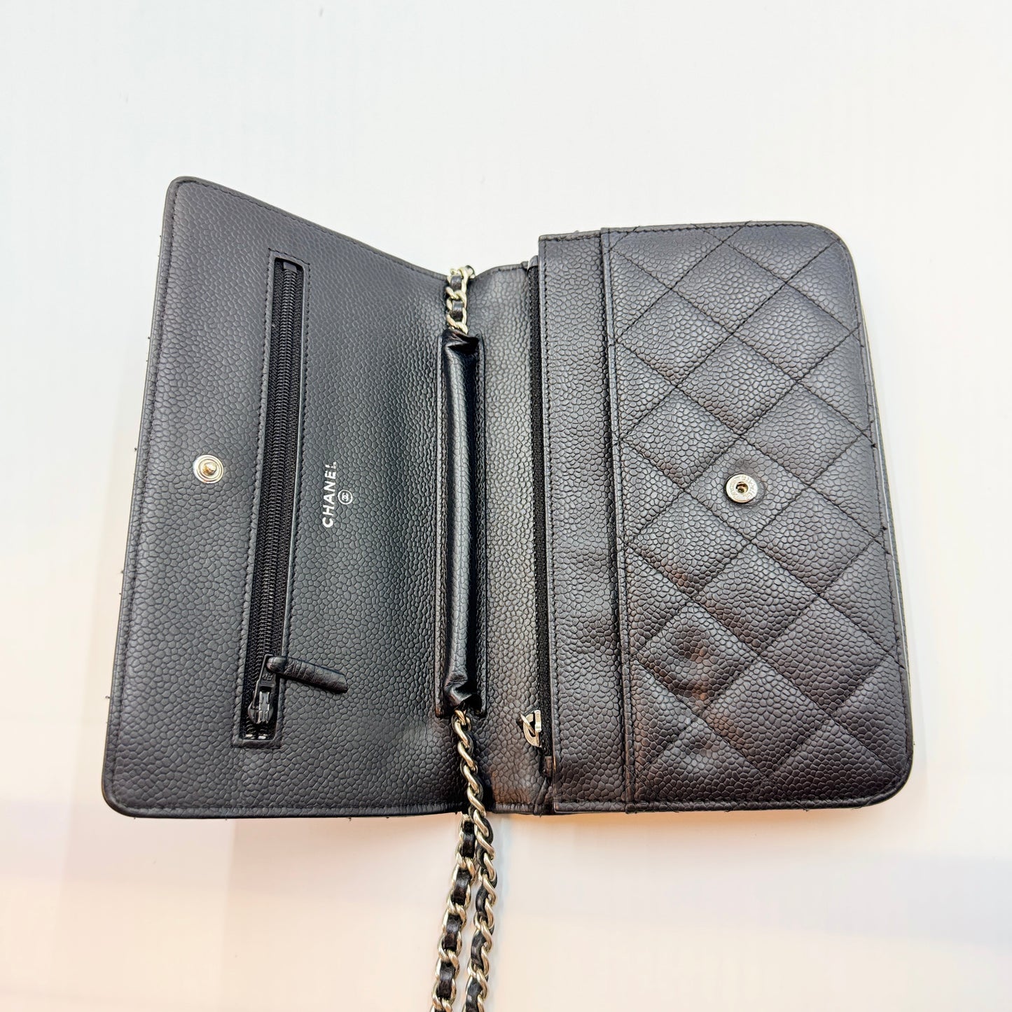Caviar Quilted Wallet on Chain WOC Black