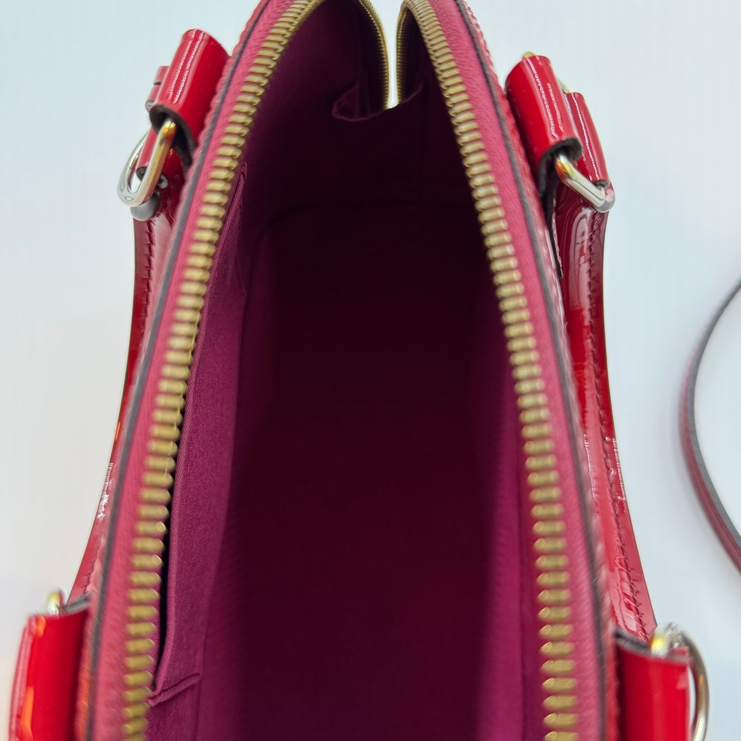 Vernis Alma BB Cherry Red