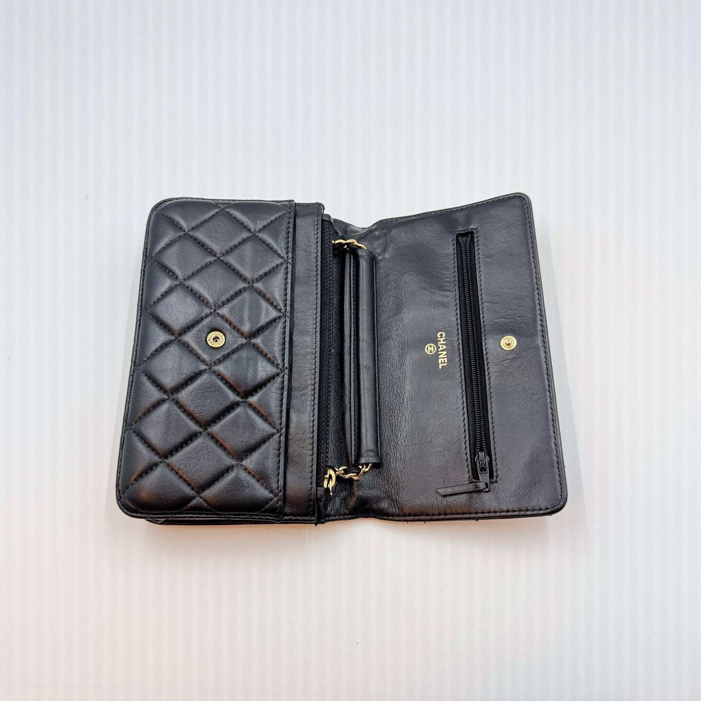 Lambskin Quilted Wallet On Chain WOC Black/Gold