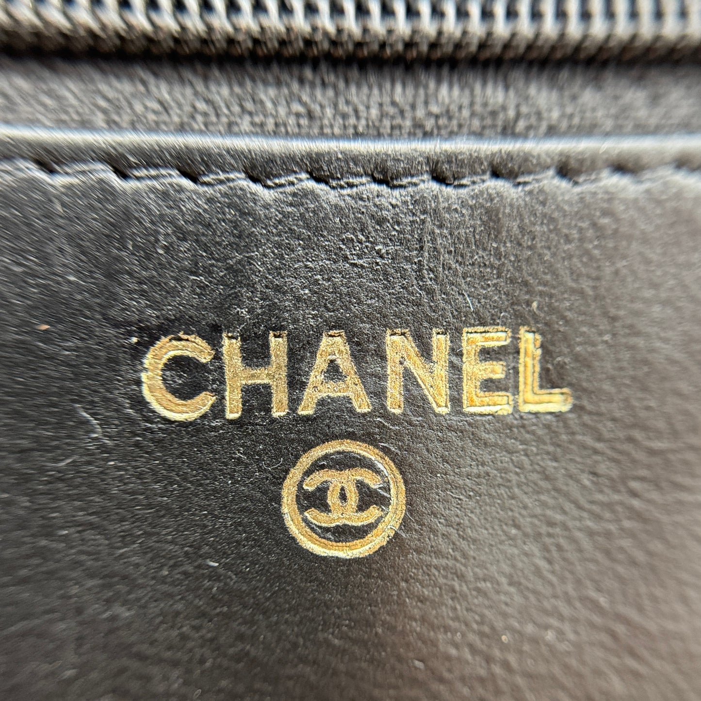 Lambskin Quilted Wallet On Chain WOC Black/Gold
