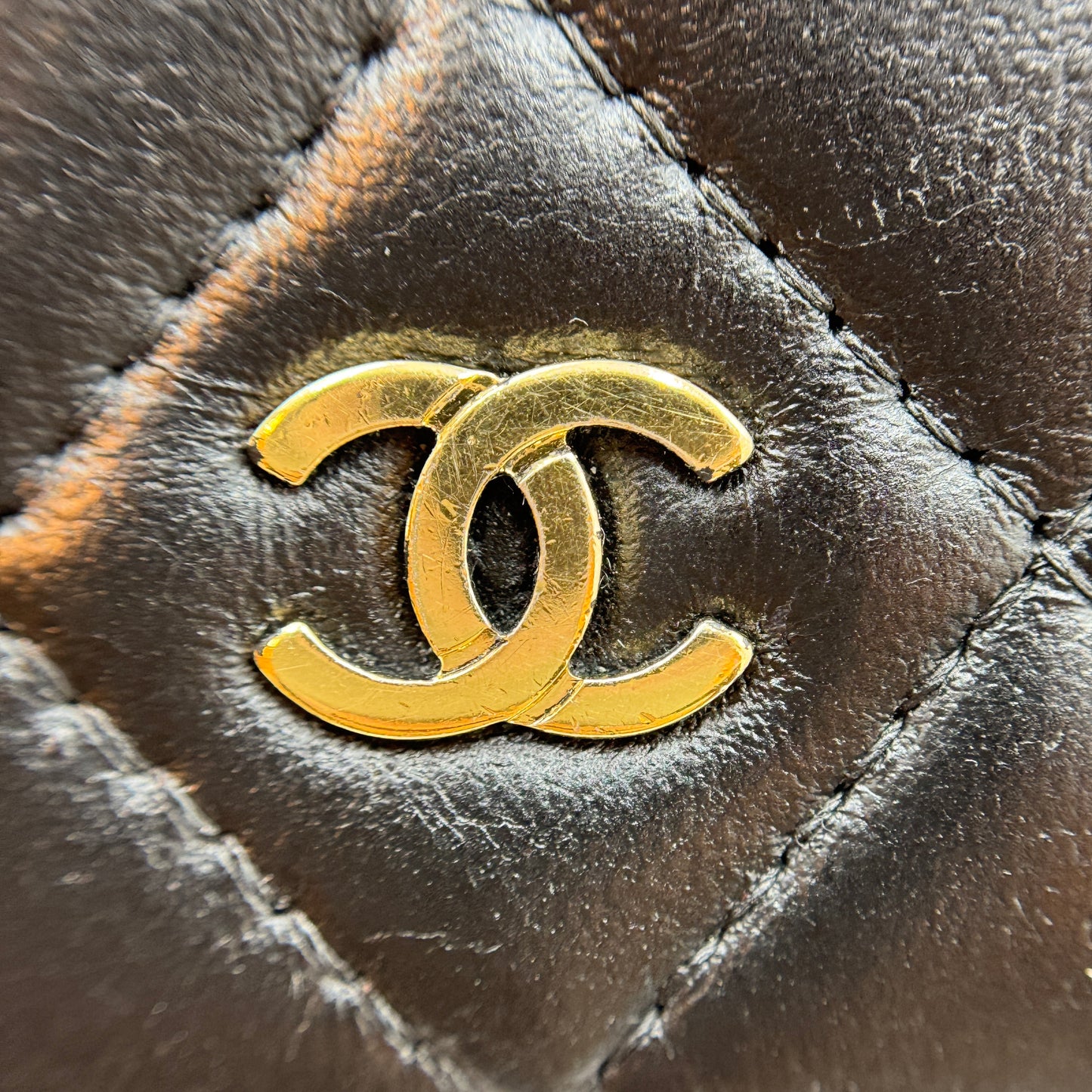 Lambskin Quilted Wallet On Chain WOC Black/Gold