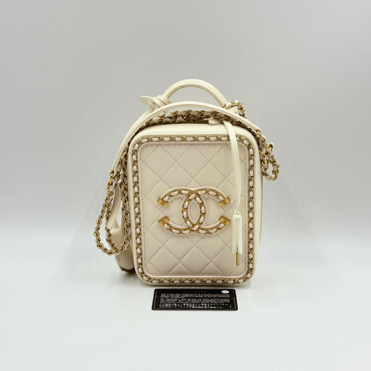Filigree Vertical Vanity Case Quilted Goatskin with Chain Detail （Year2020）