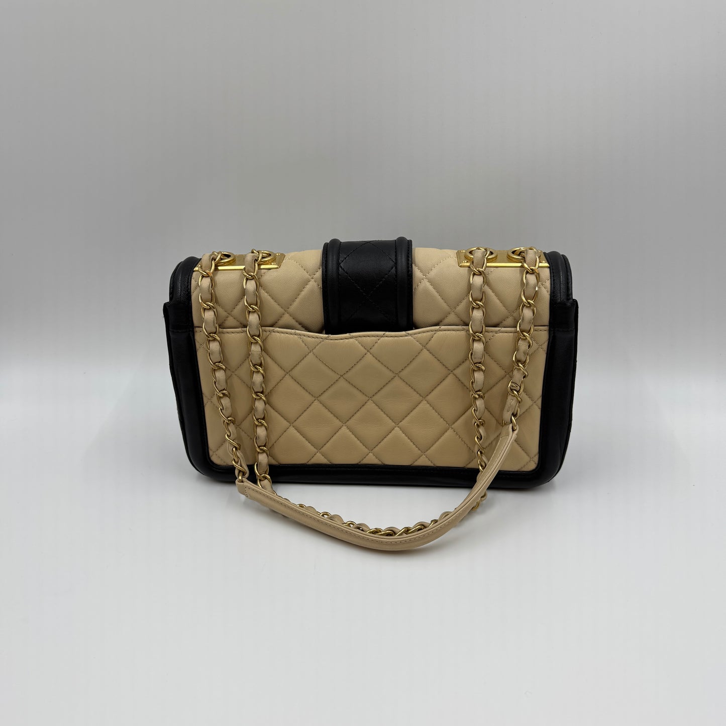 Lambskin Quilted Medium Elegant CC Flap Beige Black