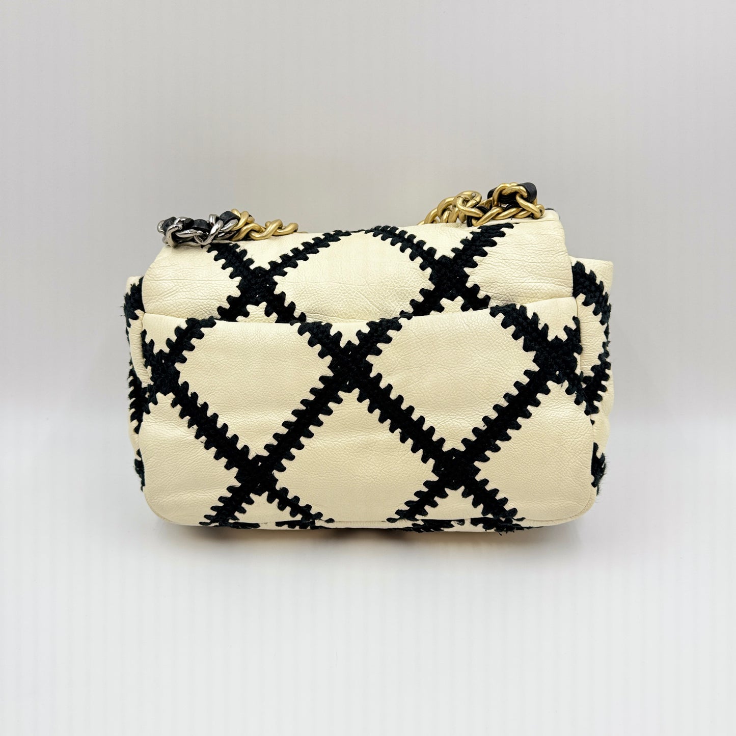 Medium Crochet 19 Flap Bag