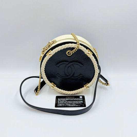 Small En Vogue Round Bag Calfskin