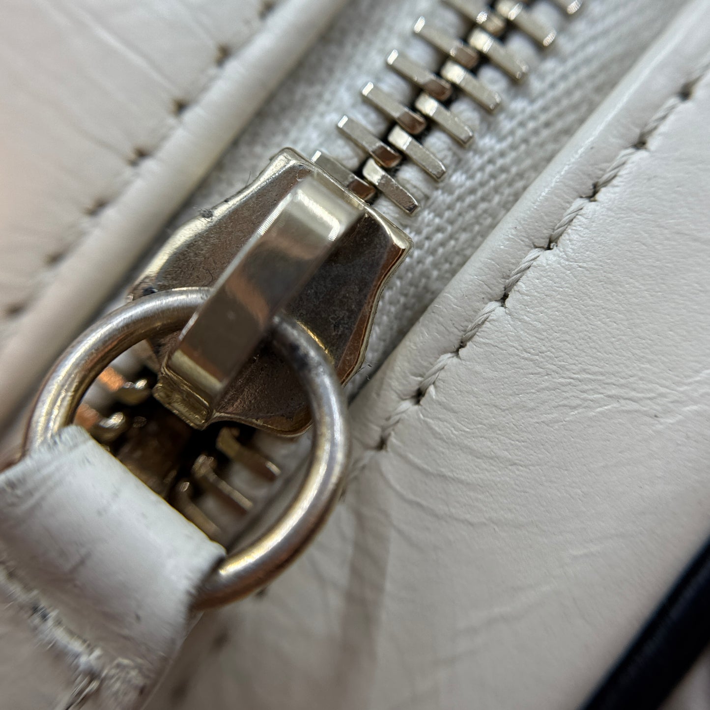 Small En Vogue Round Bag Calfskin