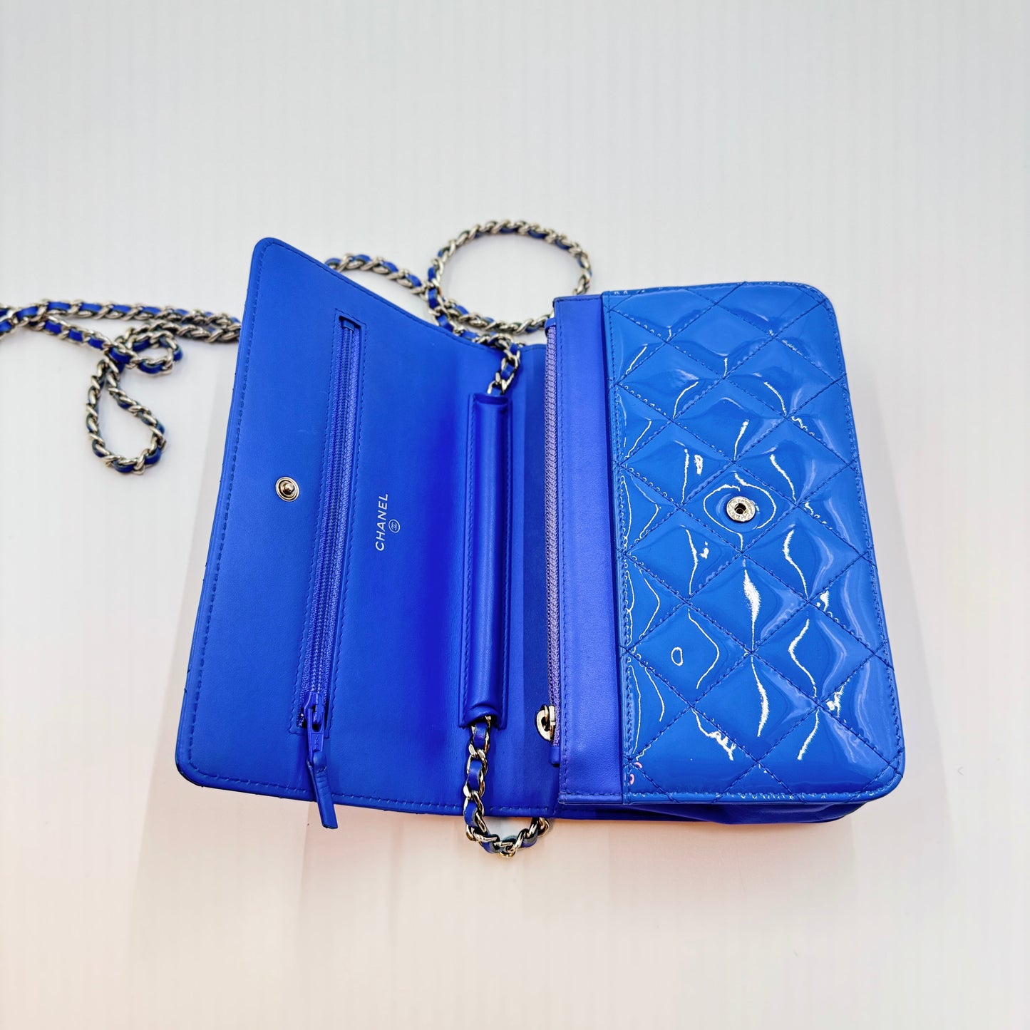 Patent Quilted Wallet On Chain WOC Blue