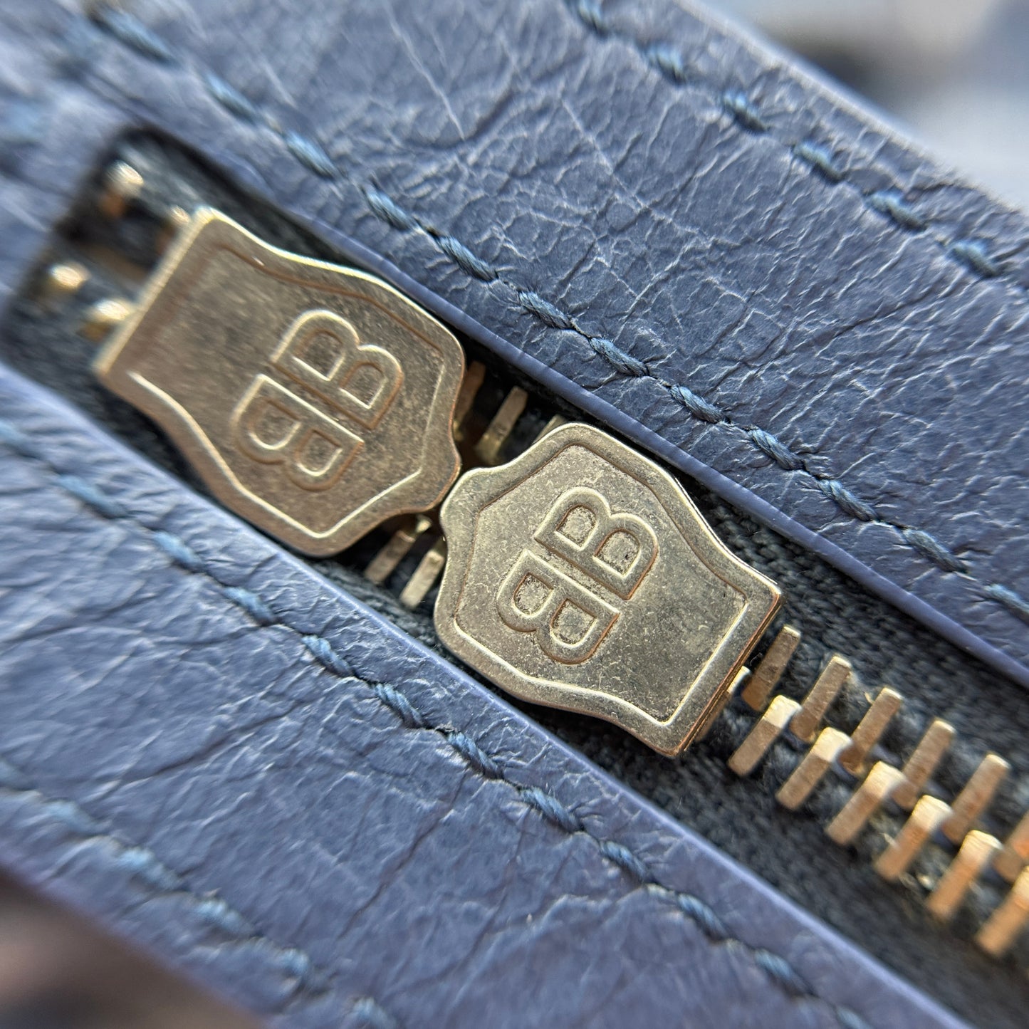 City Classic Studs Bag Leather Small Mineral Blue