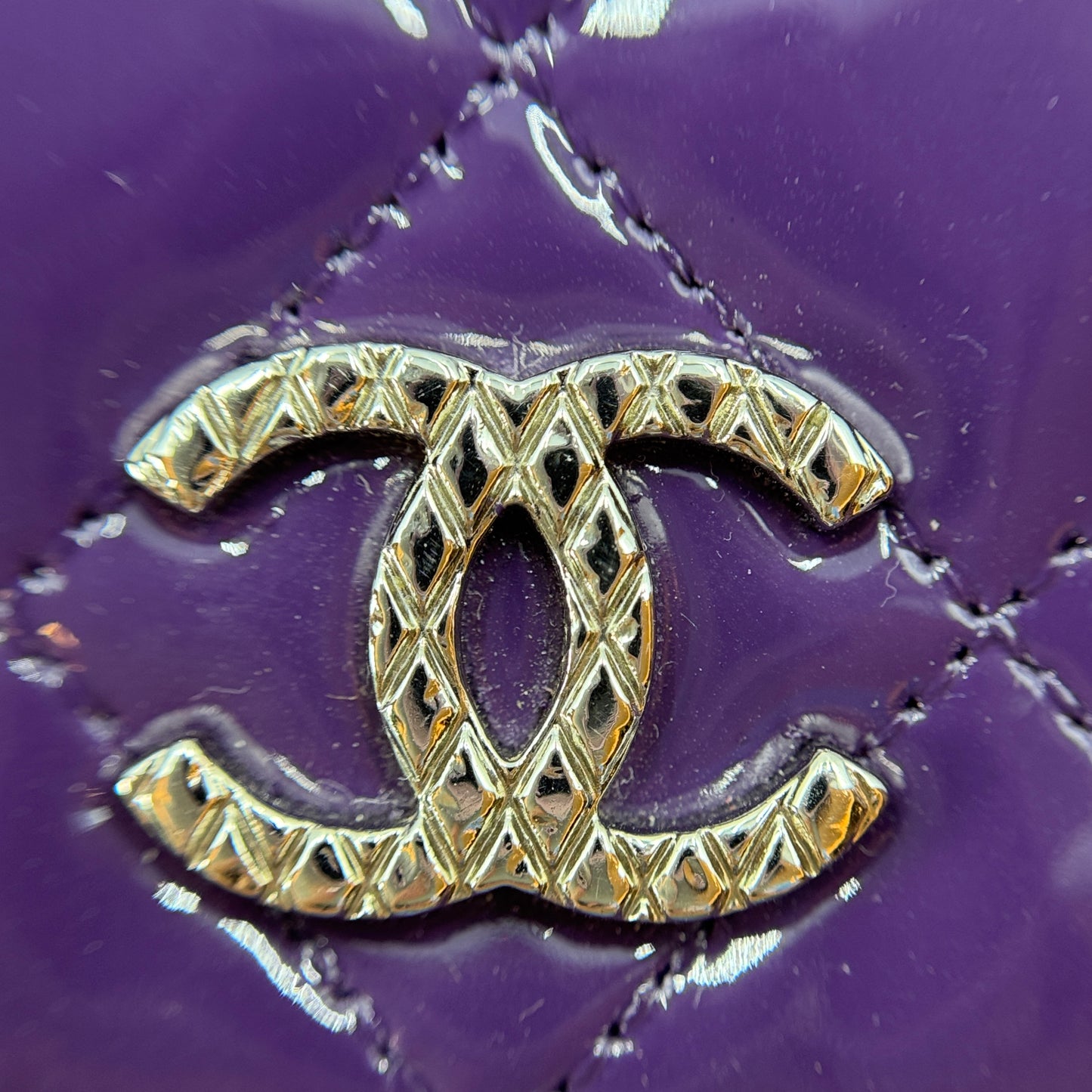 Patent Quilted Brilliant Wallet On Chain WOC Violet