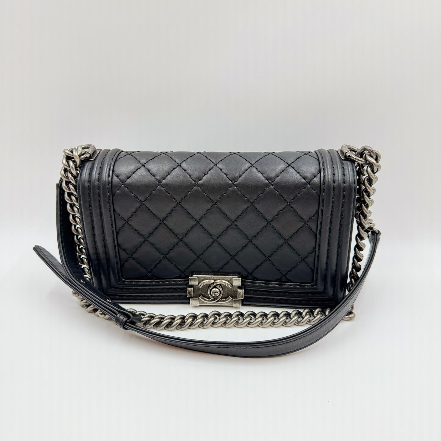 Lambskin Quilted Medium Boy Flap Black