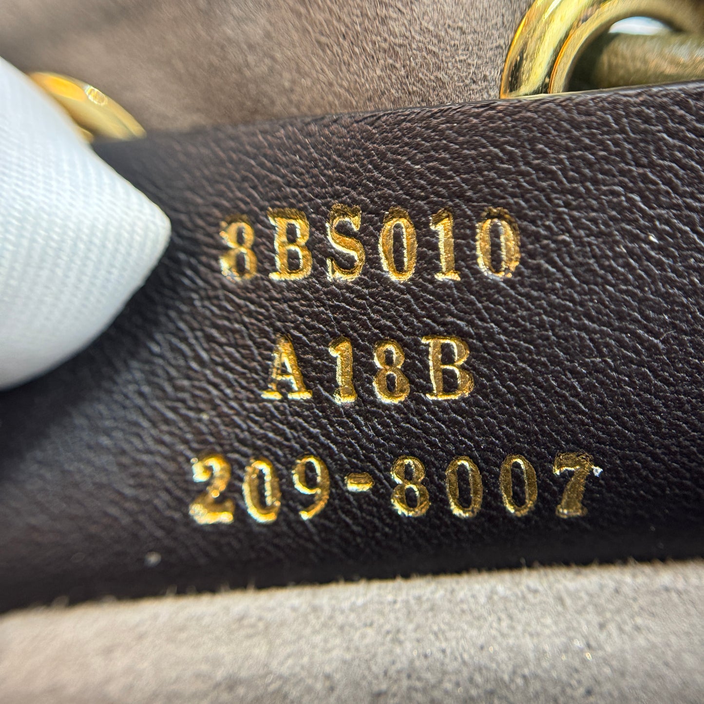 Vitello Cruise F is Fendi Mini Mon Tresor Bucket Bag Asparago