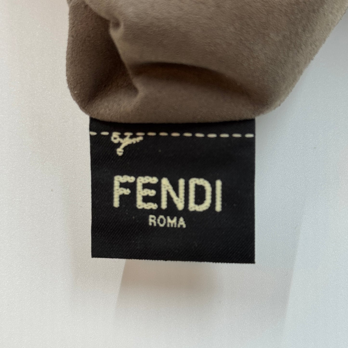 Vitello Cruise F is Fendi Mini Mon Tresor Bucket Bag Asparago