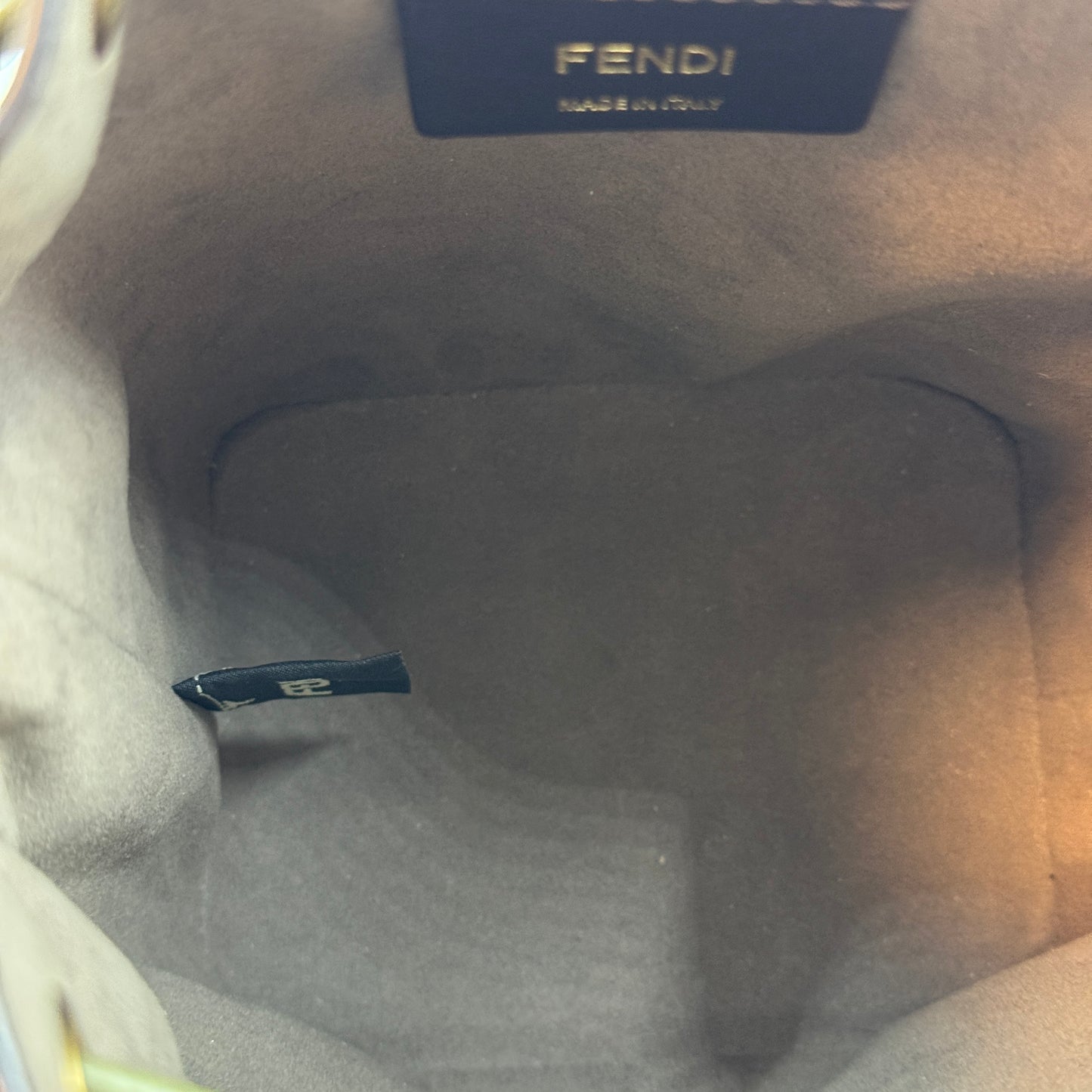 Vitello Cruise F is Fendi Mini Mon Tresor Bucket Bag Asparago