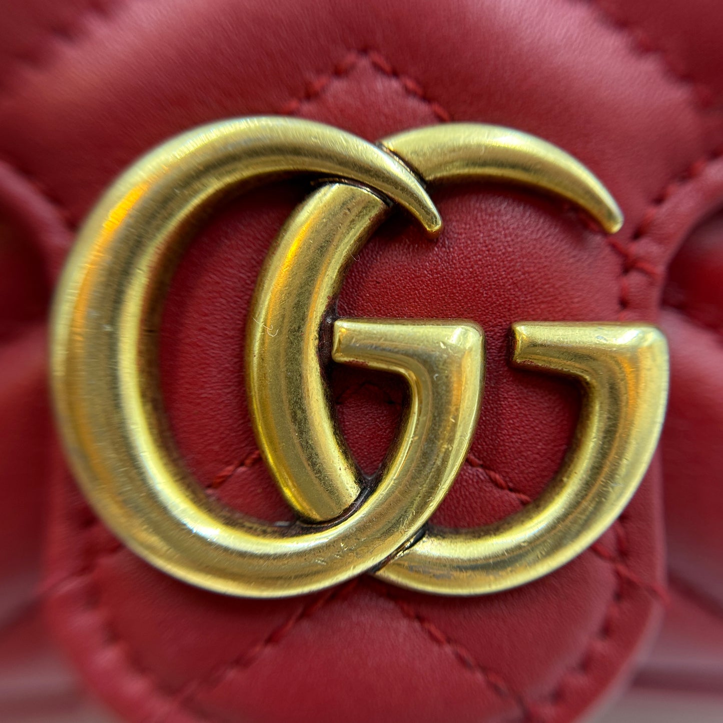 Calfskin Matelasse Super Mini GG Marmont Shoulder Bag Hibiscus Red