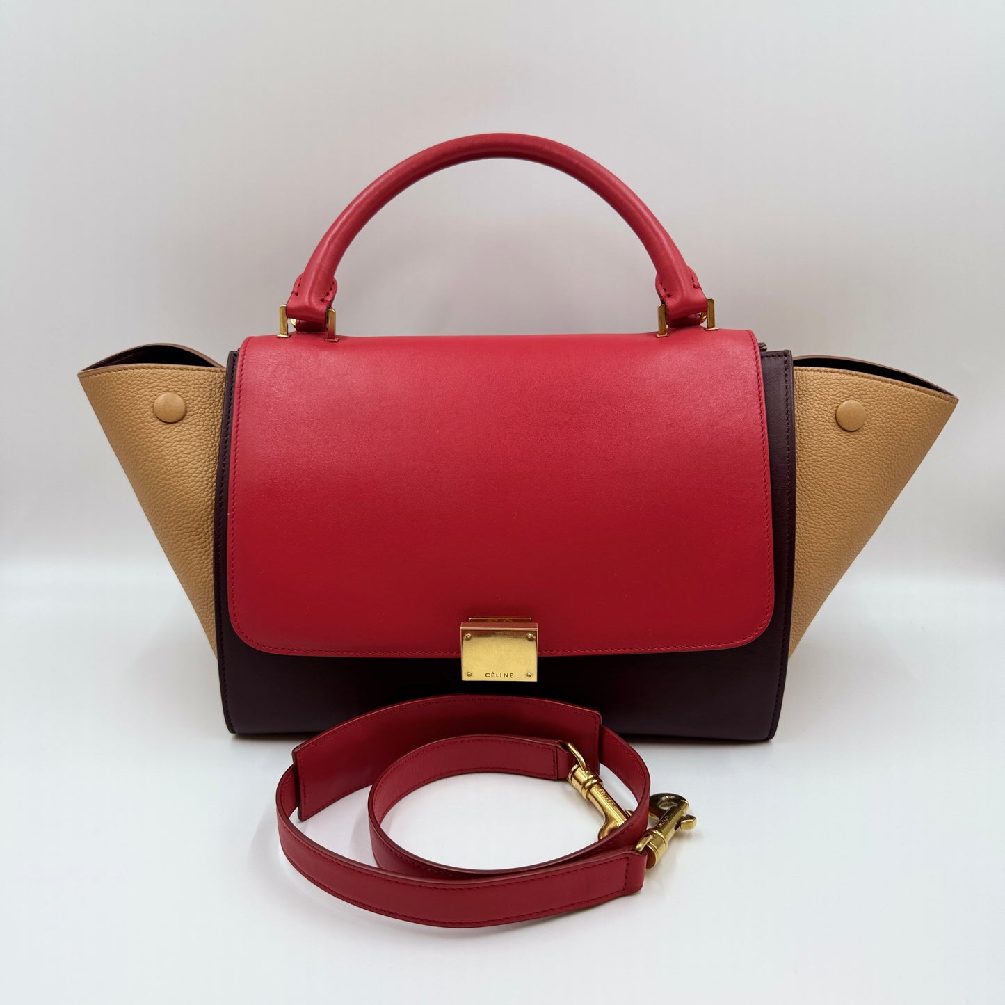 Satin Baby Grained Calfskin Small Trapeze Carmin
