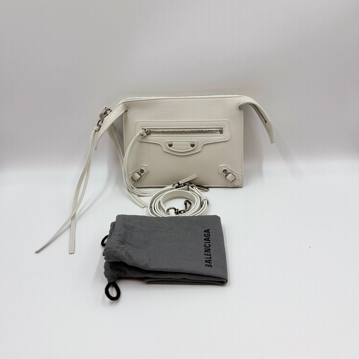 Women's Neo Classic Multipouch With Strap In White