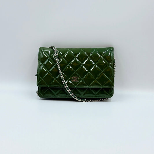 Patent Quilted Wallet On Chain WOC Forest Green