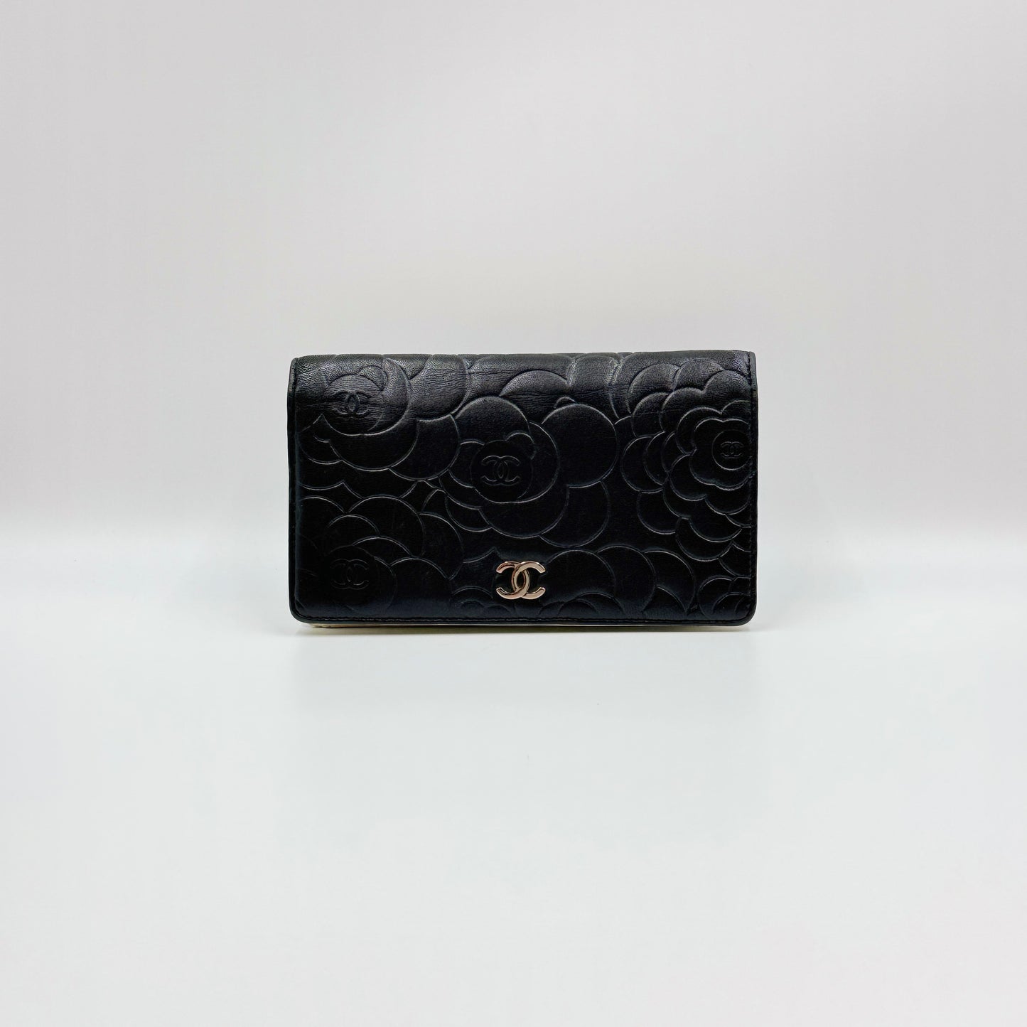 Lambskin Camellia Embossed Yen Wallet Black