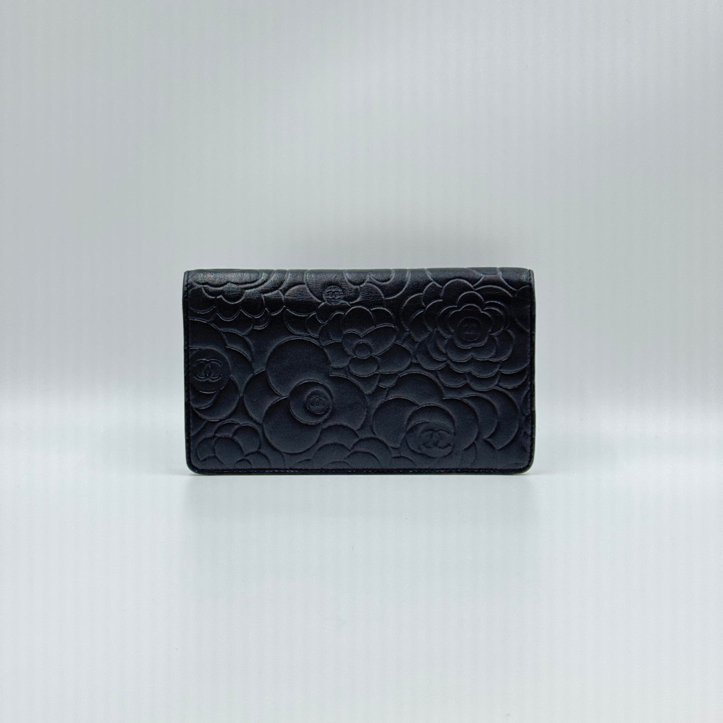 Lambskin Camellia Embossed Yen Wallet Black