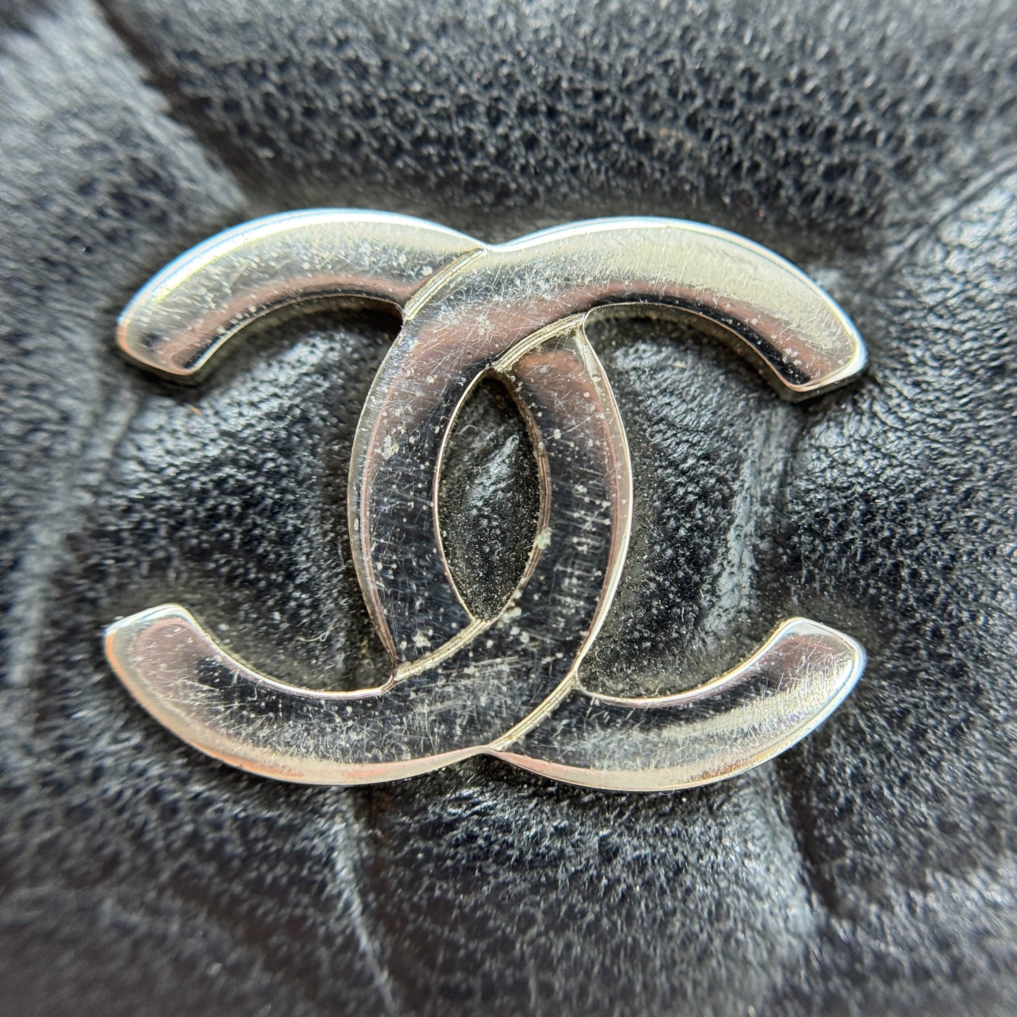 Lambskin Camellia Embossed Yen Wallet Black