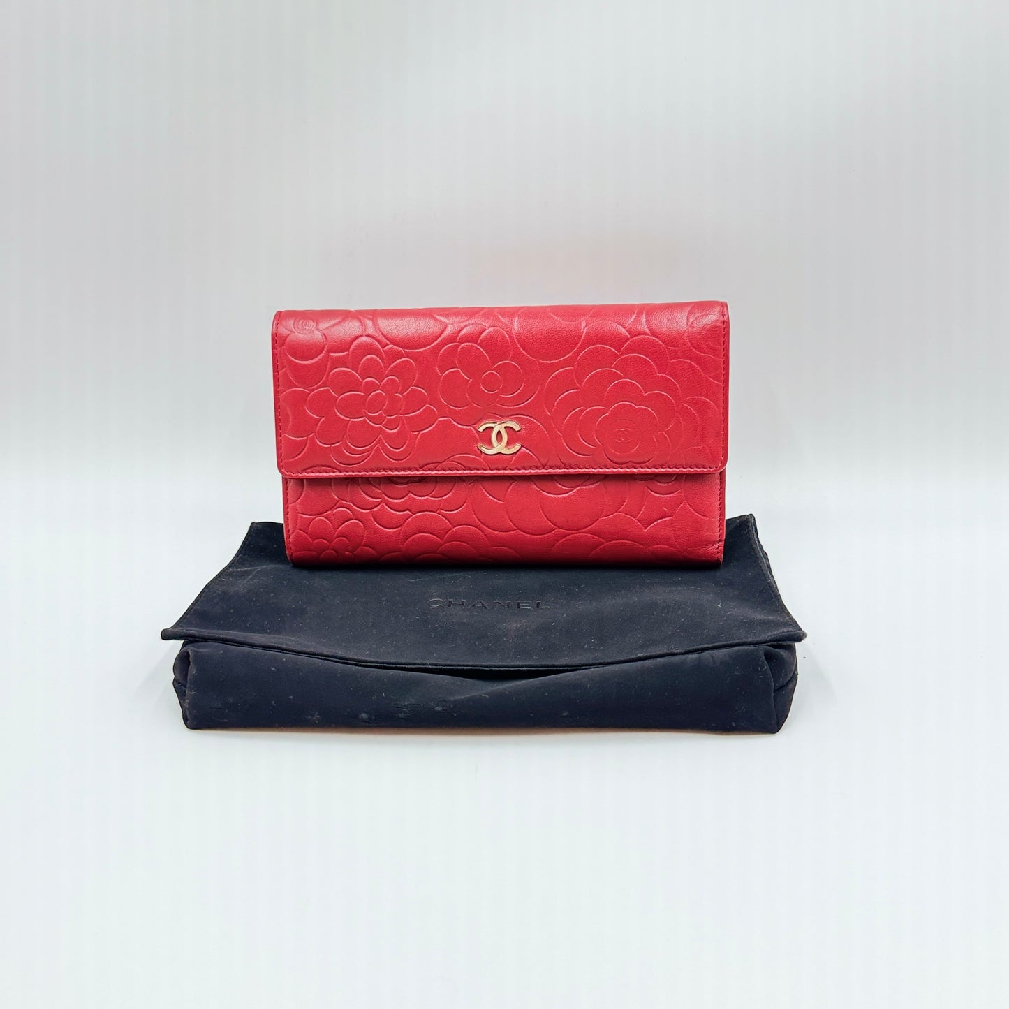 Lambskin Camellia Embossed Large Gusset Flap Wallet Red