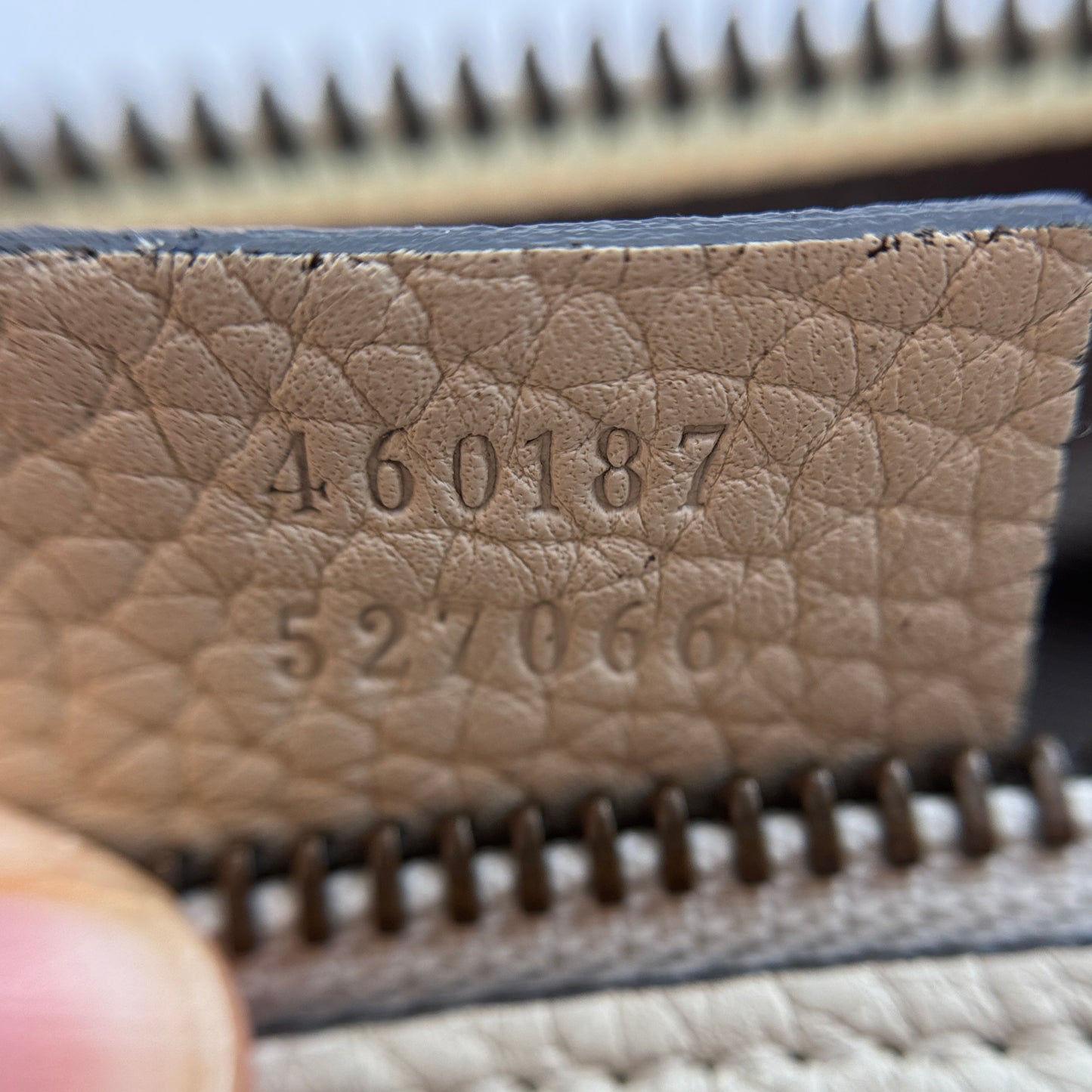 Gucci Blind For Love Zipped Pouch Bag White