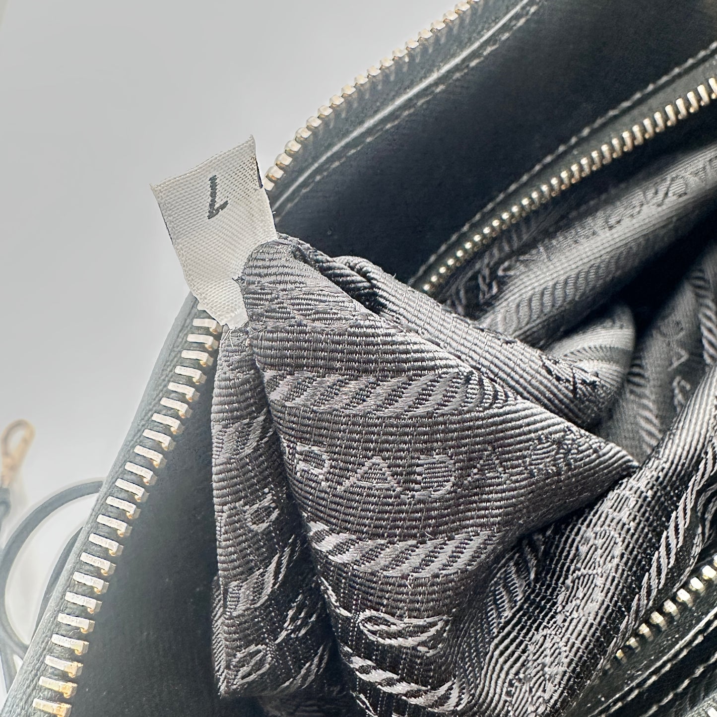Saffiano Lux Medium Promenade Tote Black