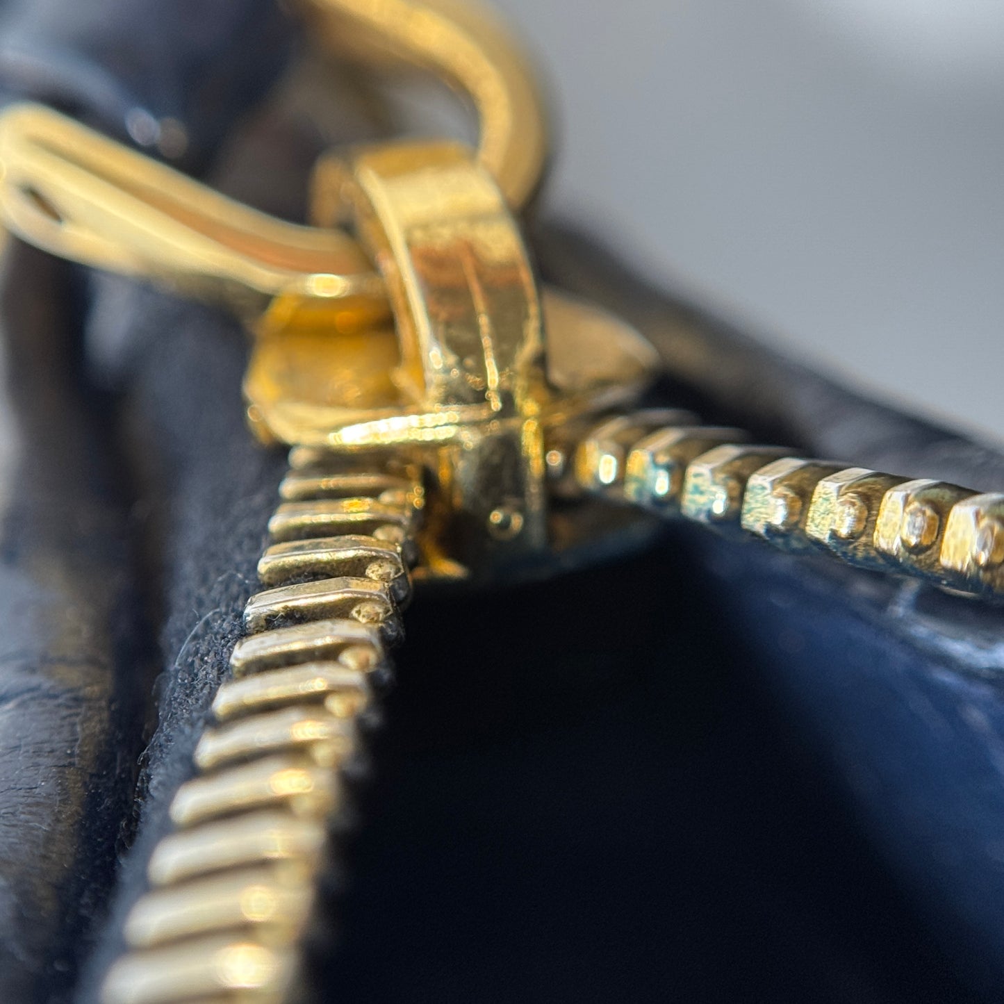 Matelassé leather handbag Navy