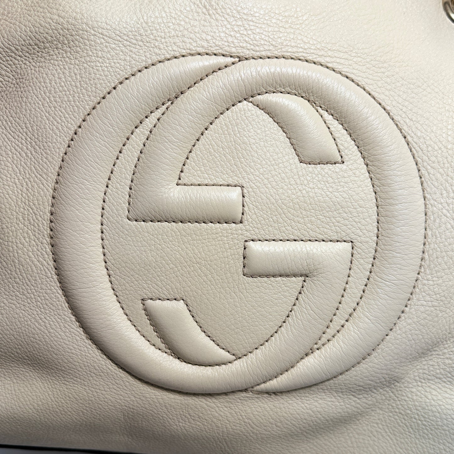 GUCCI Soho Chain Shoulder Bag Leather White