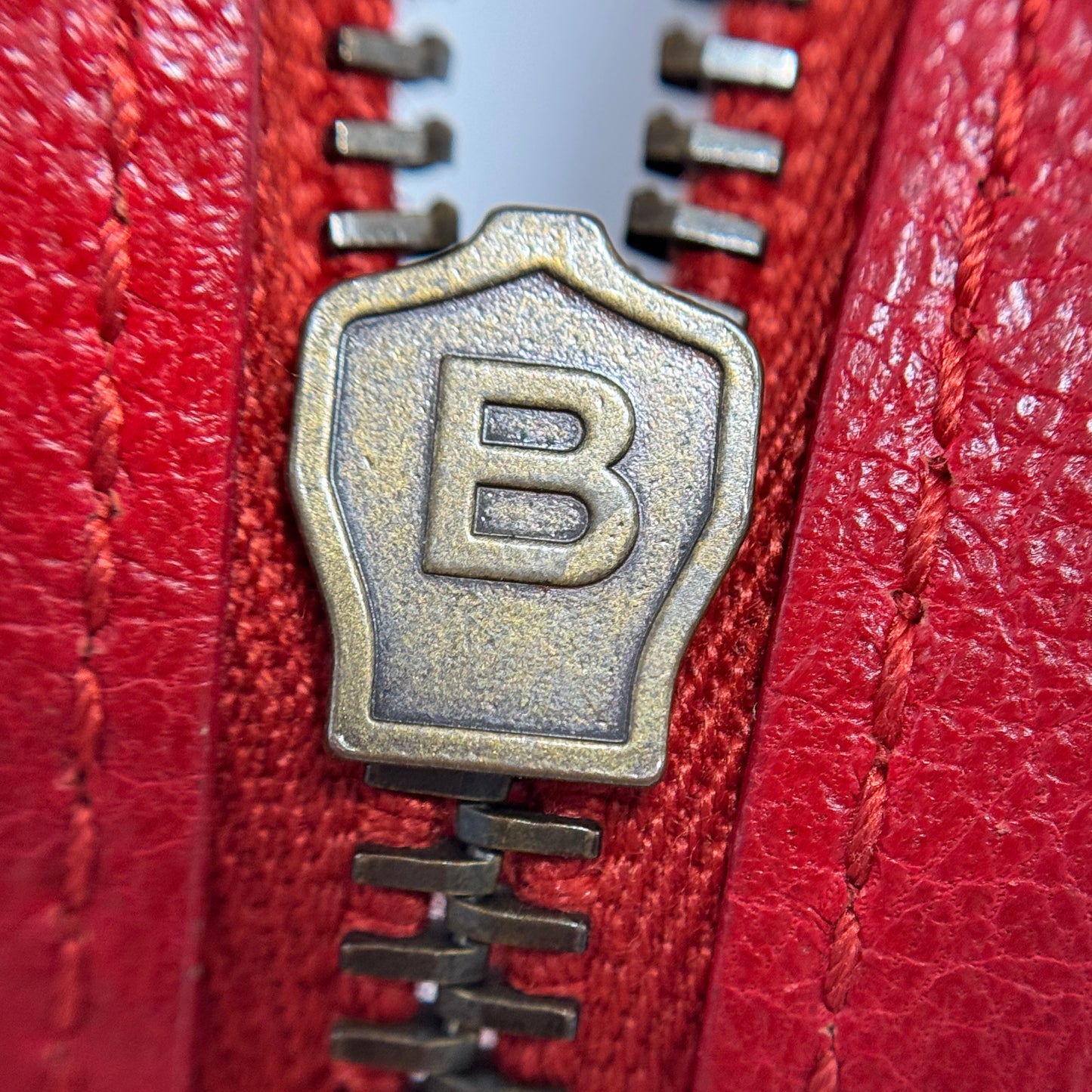 Agneau Classic Hardware Town Red