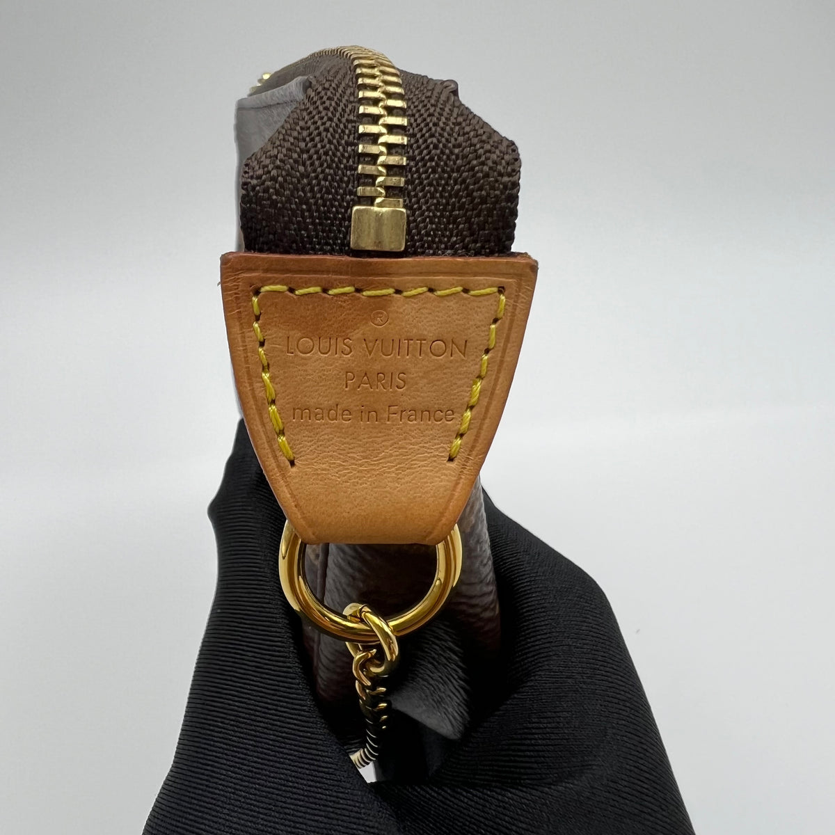 Louis Vuitton Monogram Mini Pochette Accessories Year 2021 — view 8 of 9 Monogram Mini Pochette Accessories Year 2021, view 8 of 9