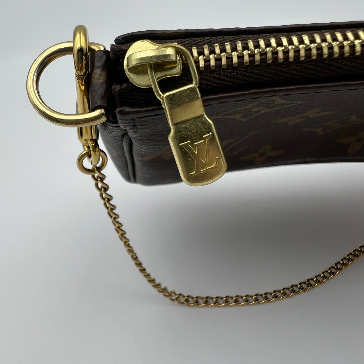 Louis Vuitton Monogram Mini Pochette Accessories Year 2021 — view 7 of 9 Monogram Mini Pochette Accessories Year 2021, view 7 of 9