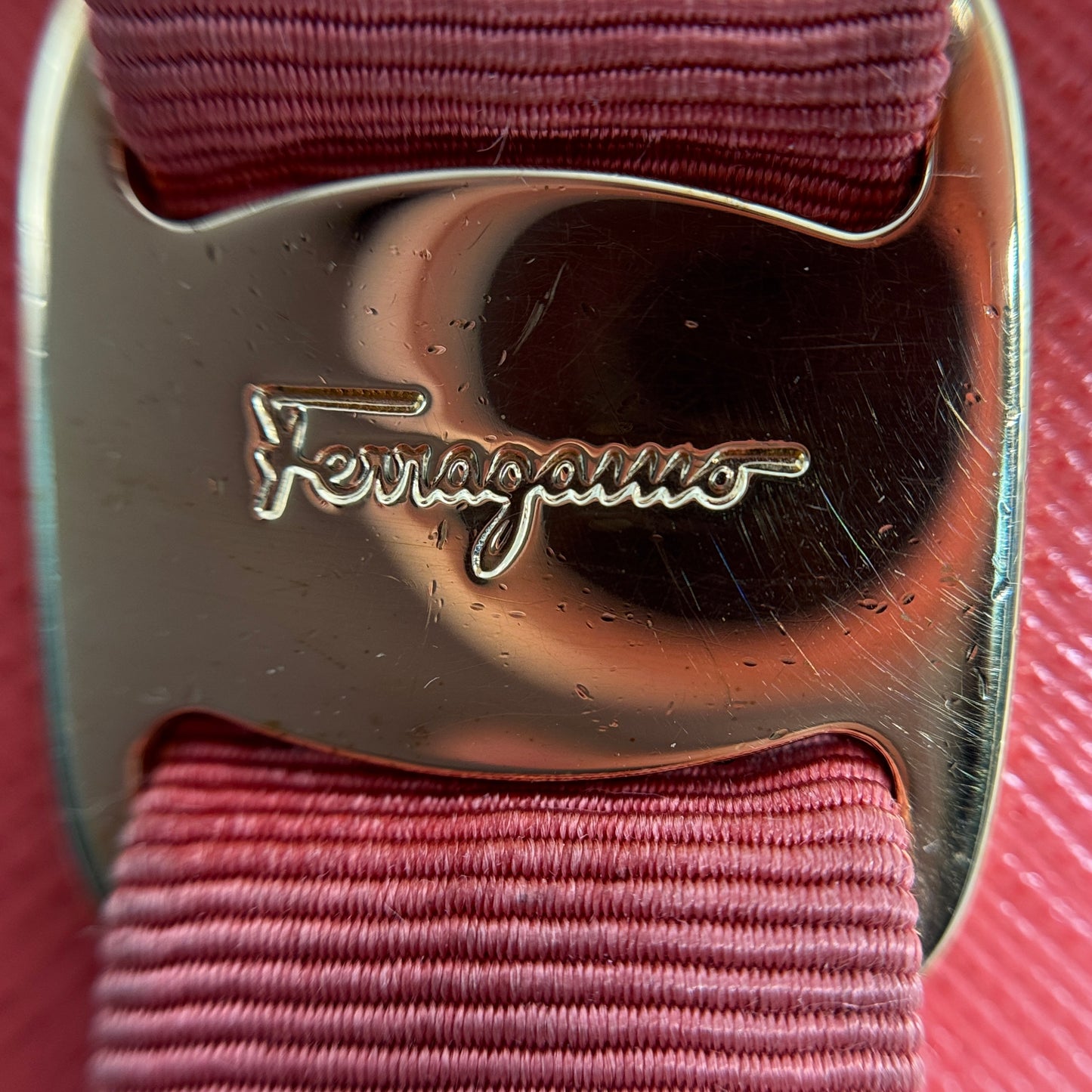 Vara Ribbon Chain Shoulder Bag Coral