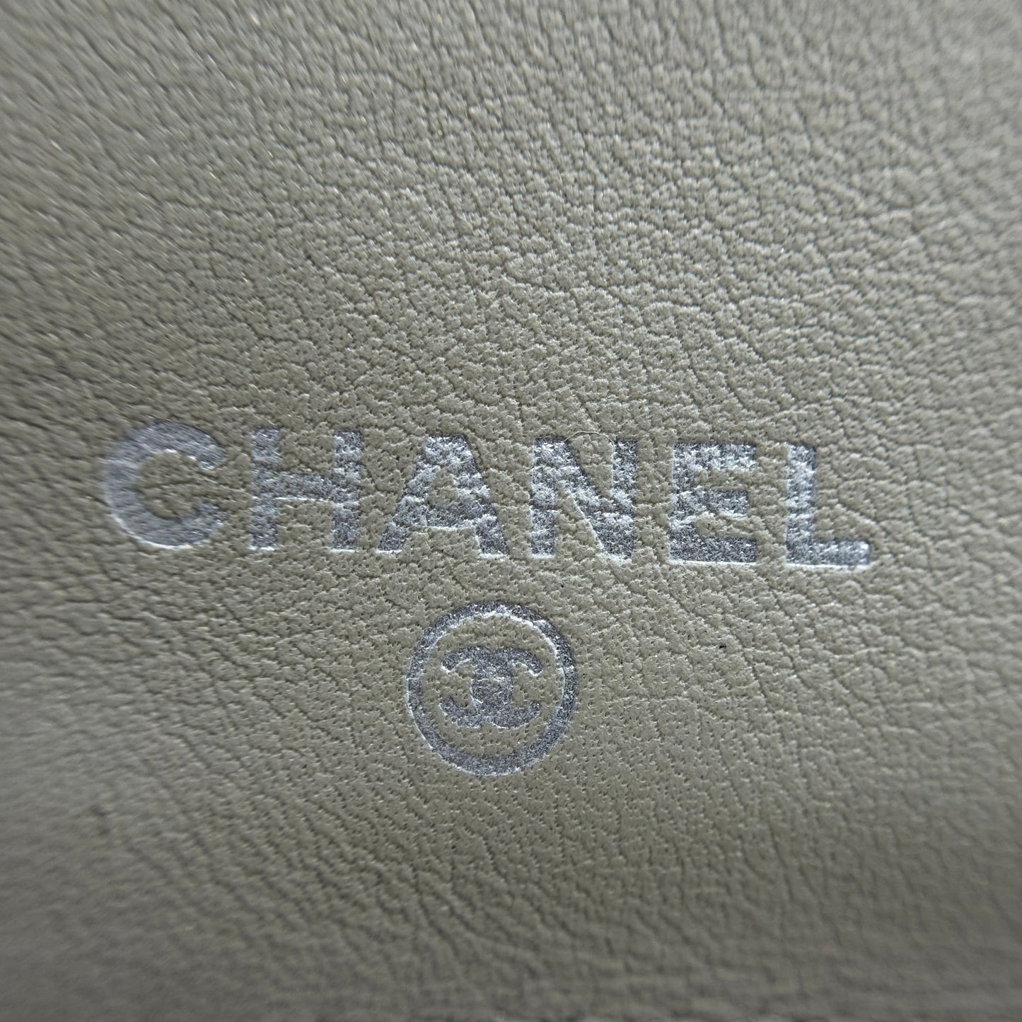 CC Logo Bifold Long Wallet Grained Calfskin Leather White