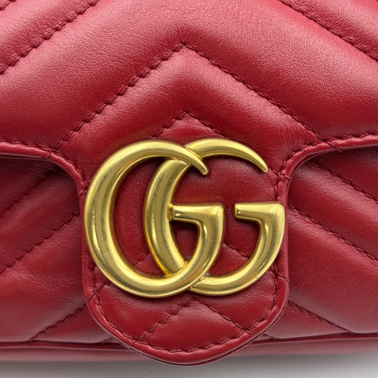 Calfskin Matelasse Super Mini GG Marmont Shoulder Bag Hibiscus Red